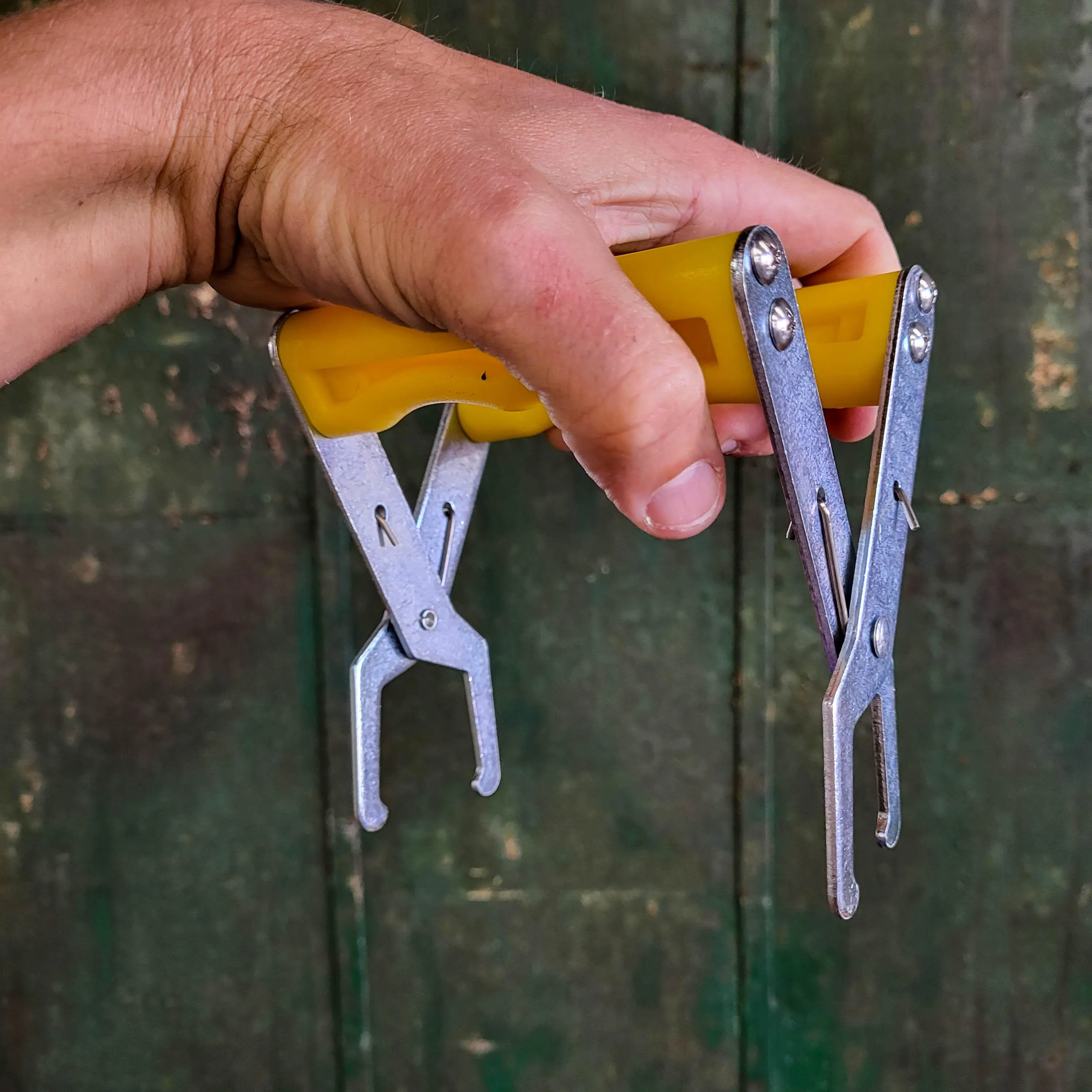 Metal Frame Grip with Plastic Handle