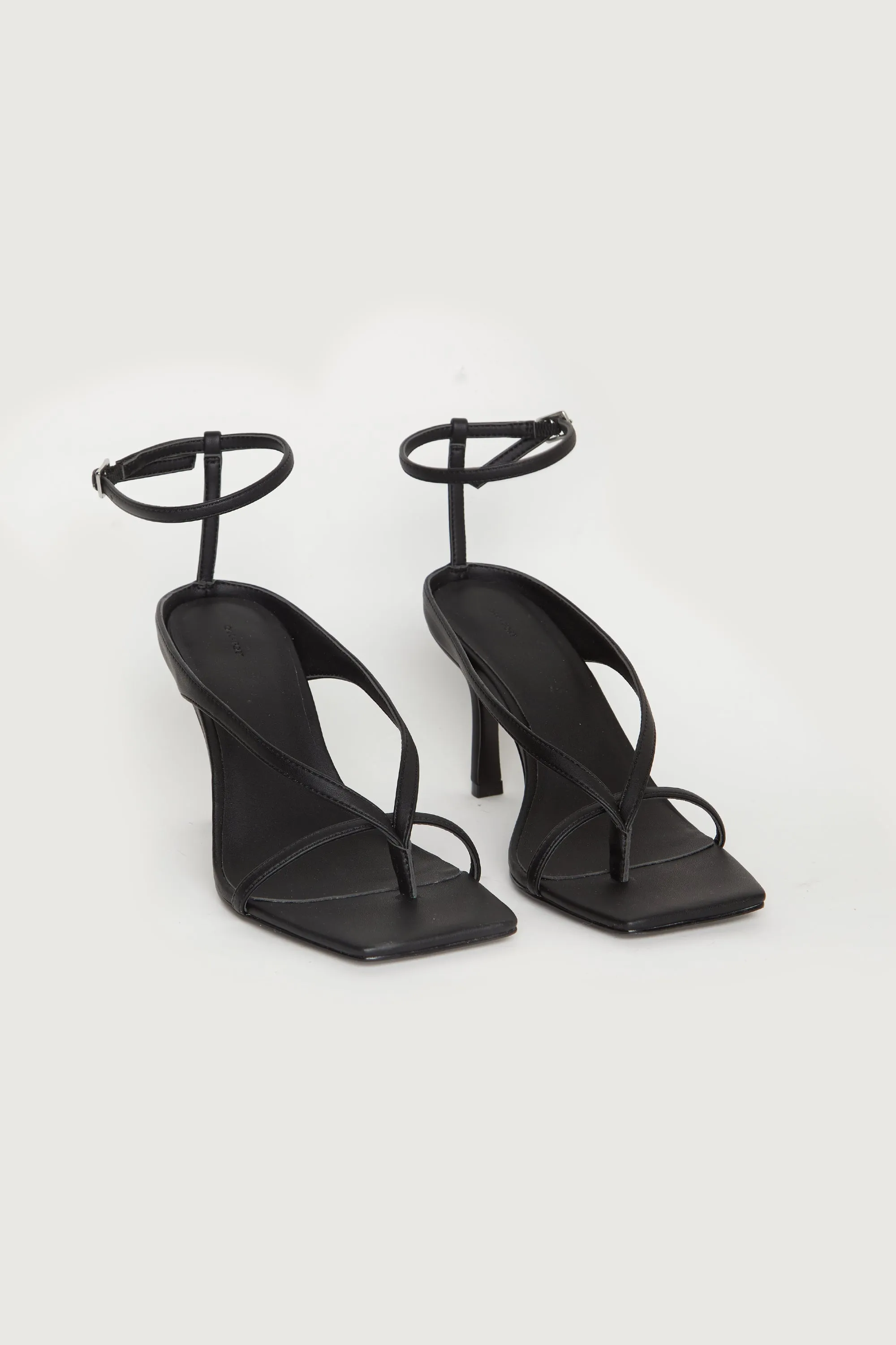 STRAPPY HEEL SANDAL