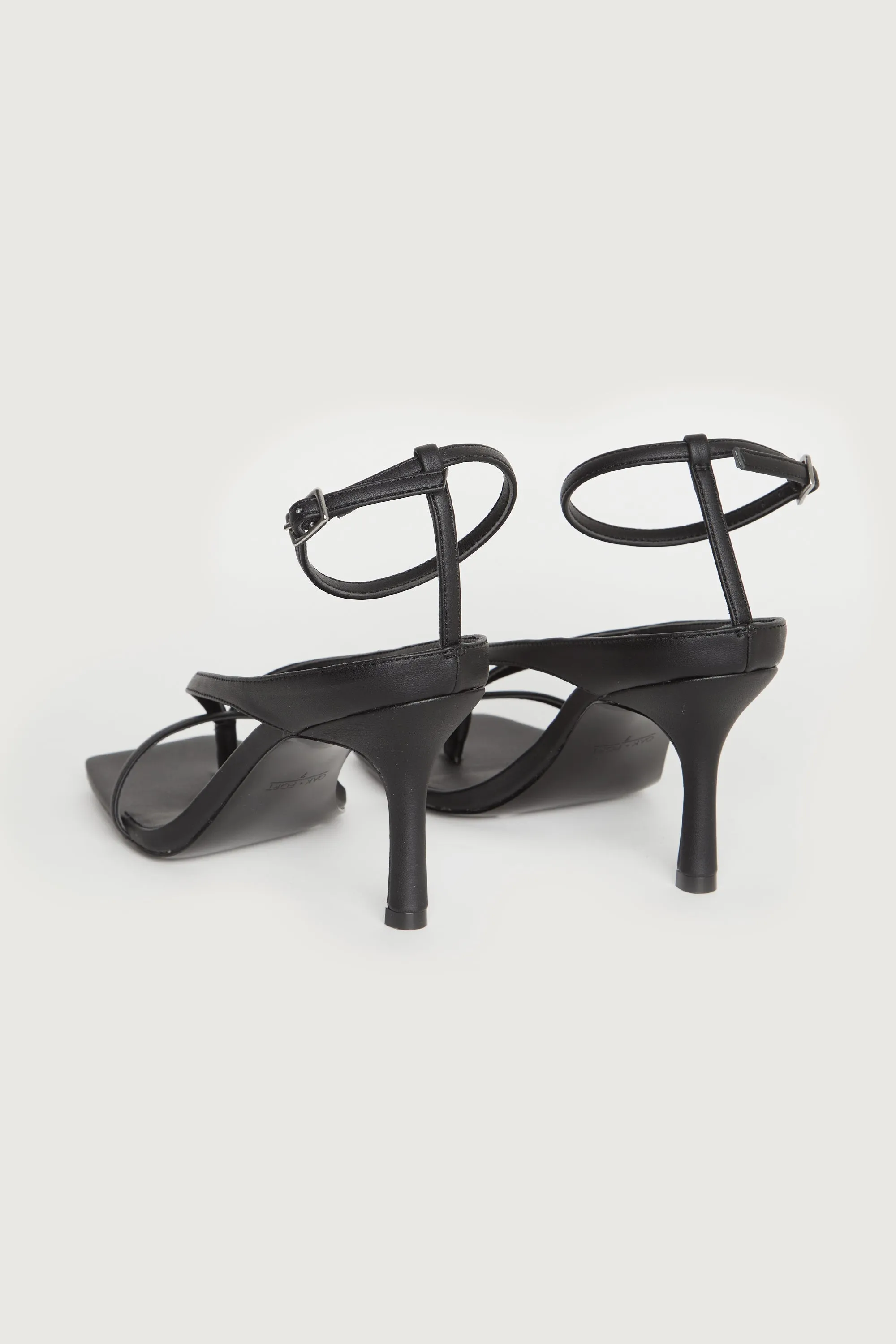 STRAPPY HEEL SANDAL